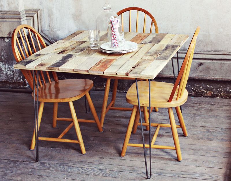 Wood Pallet Table DIY