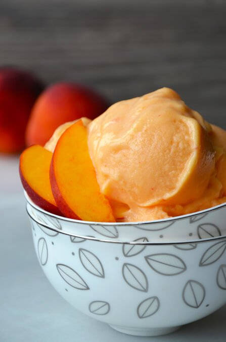 Healthy Peach Frozen Yogurt
